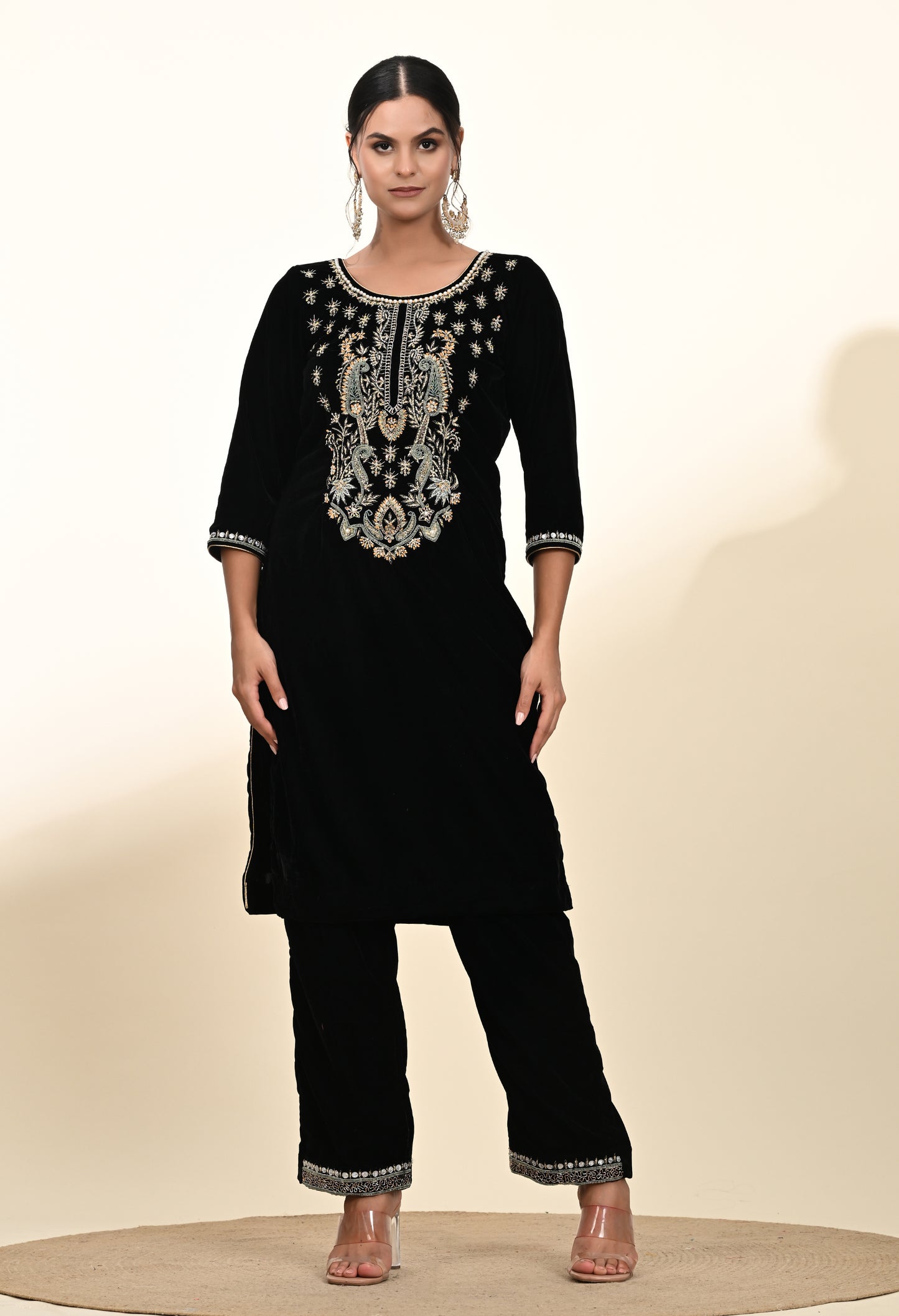 Chic Black Kurta Set with Elegant Zardozi Embroidery