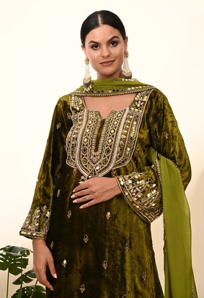 Elegant Mehndi Green Velvet Kurta Set Featuring Zardozi Embroidery