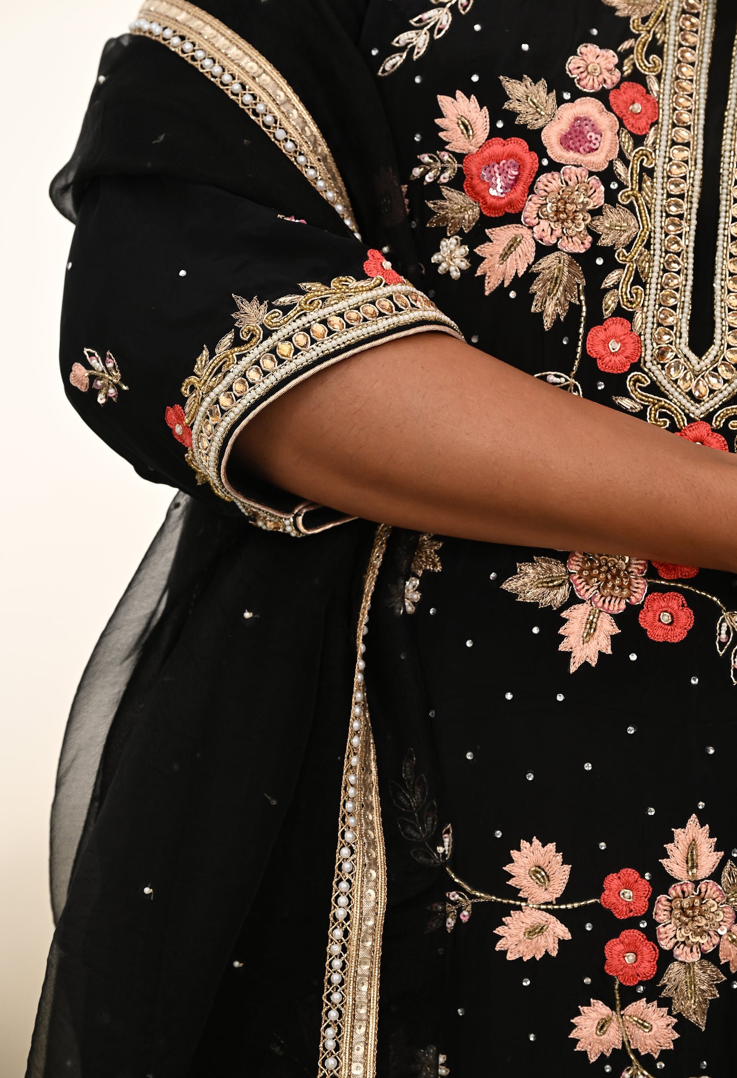 Striking Black Kurta Set with Elegant Zardozi Embroidery