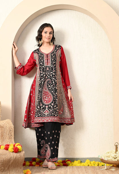 Exquisite Black Kurta Set with Beautiful Thread Work