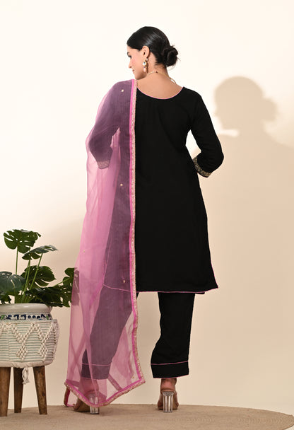 Exquisite Black Kurta Set with Opulent Zardozi Embroidery