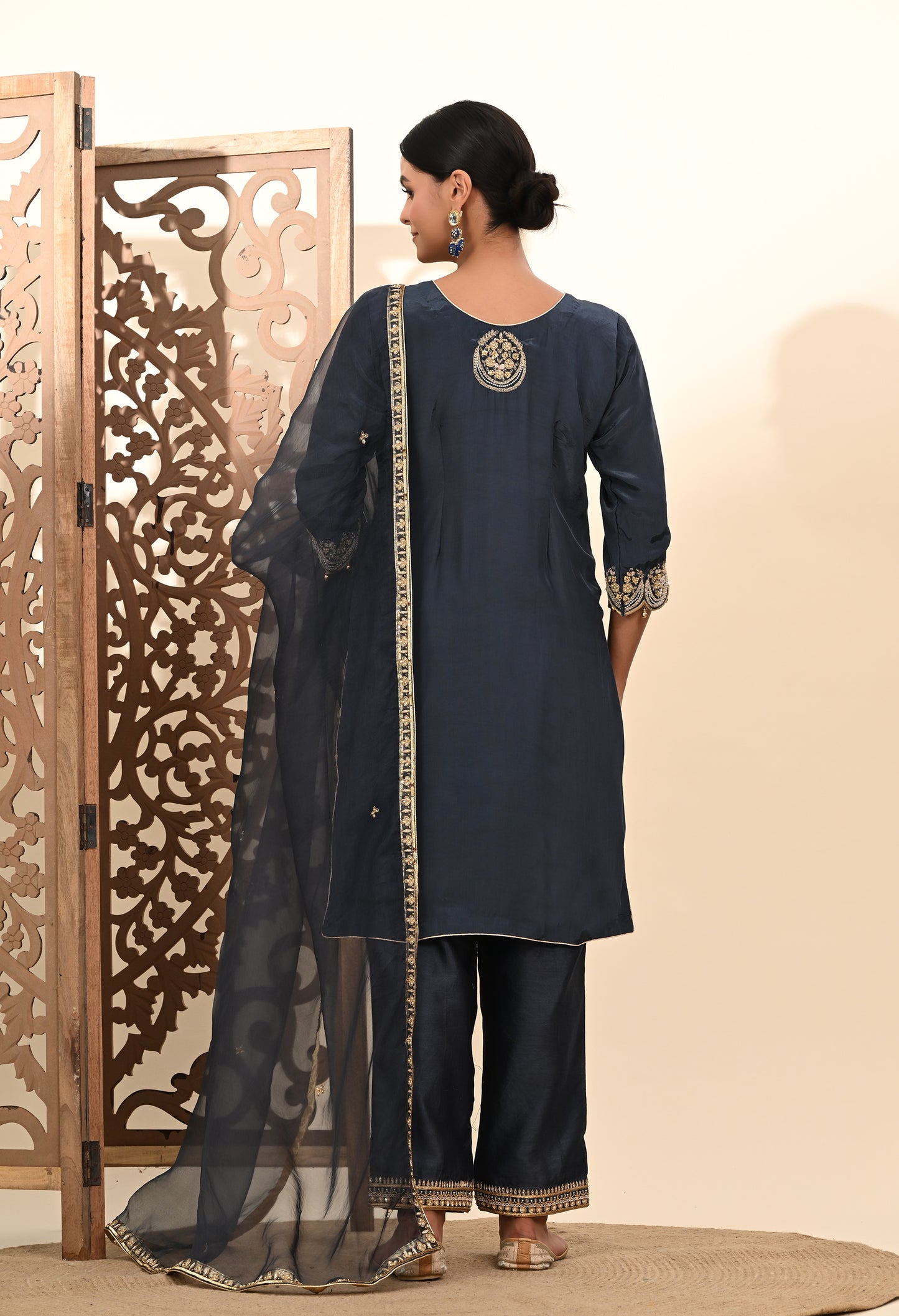 Chic Charcoal Grey Silk Kurta Set with Intricate Zardozi Details