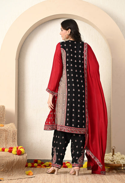 Exquisite Black Kurta Set with Beautiful Thread Work