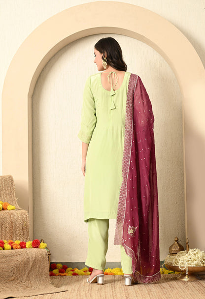 Light Green Kurta Set with Thread and Applique Work