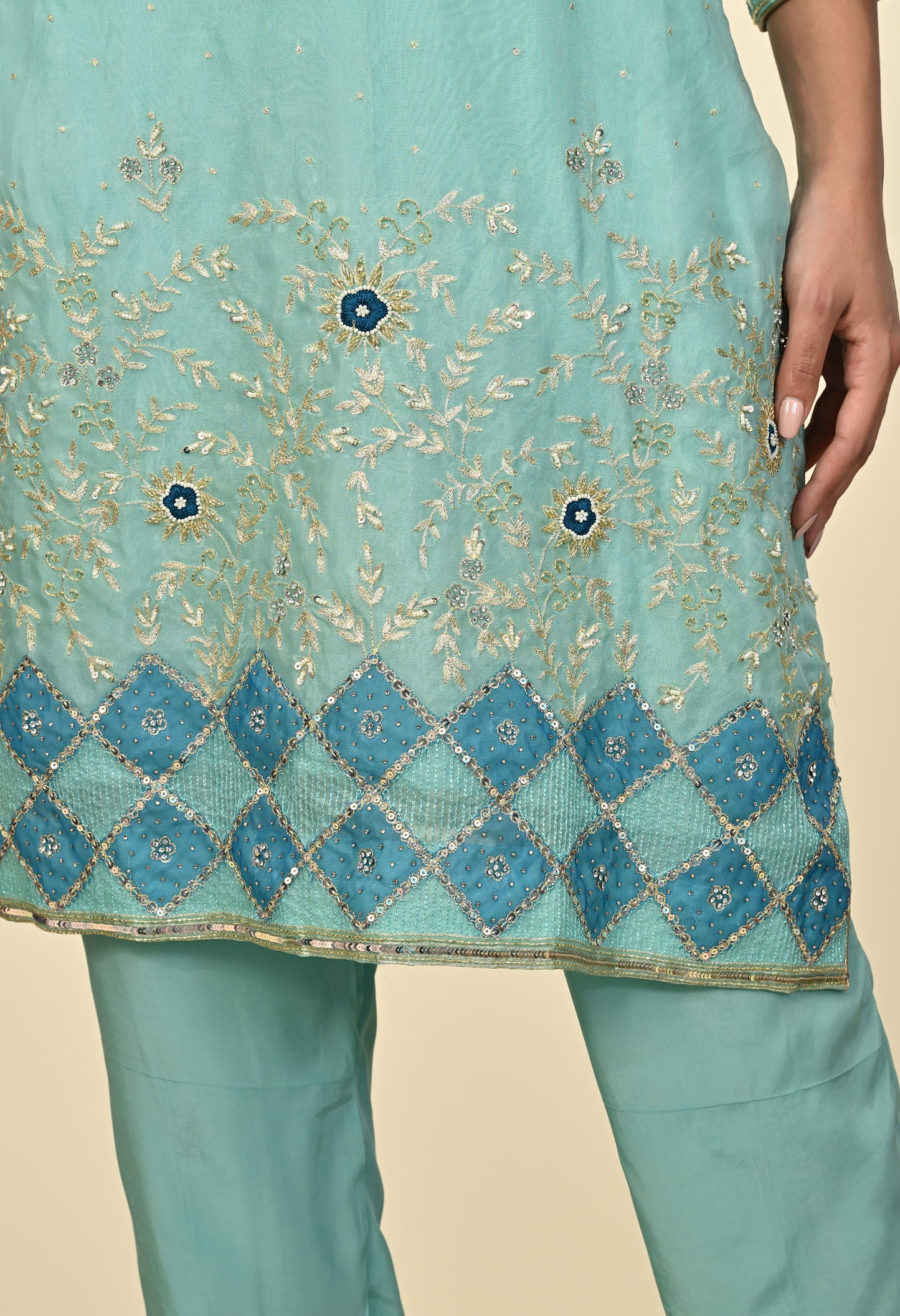 Charming Sky Blue Kurta Set with Delicate Zardozi Embroidery