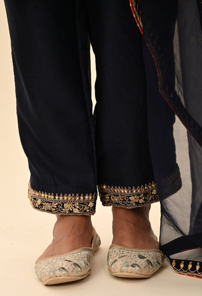 Sophisticated Navy Blue Kurta Set, Embellished with Exquisite Zardozi Embroidery and Crystal Accents