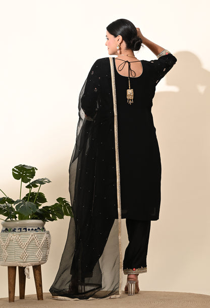 Striking Black Kurta Set with Elegant Zardozi Embroidery