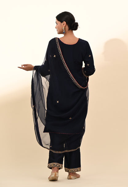 Sophisticated Navy Blue Kurta Set, Embellished with Exquisite Zardozi Embroidery and Crystal Accents