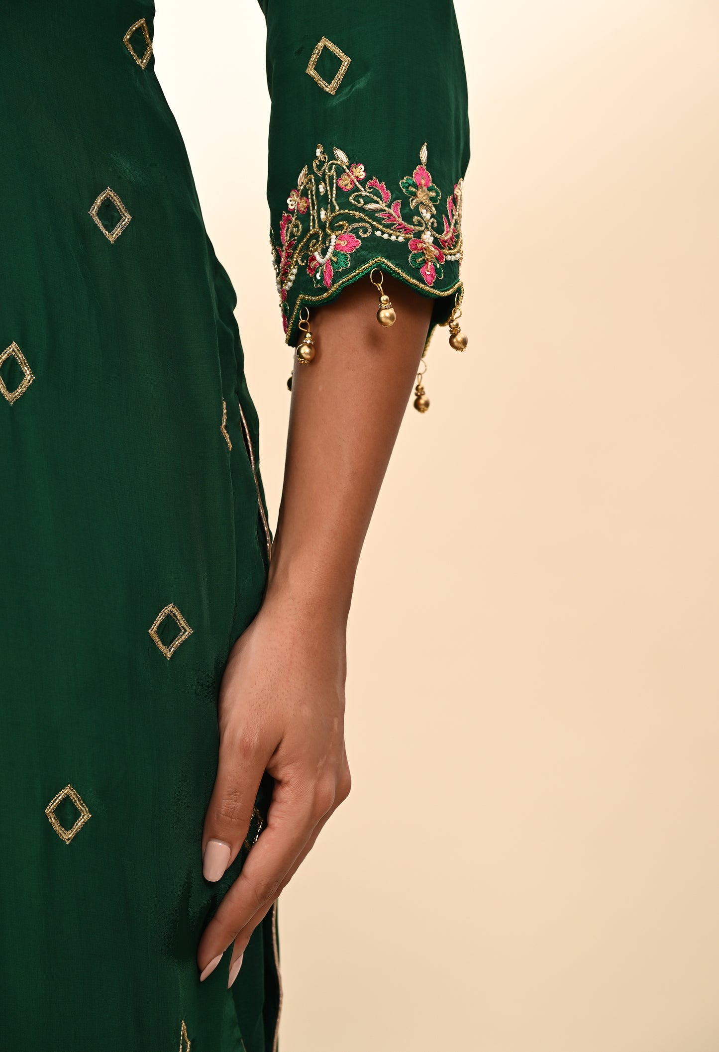 Luxurious Dark Green Crepe Kurta Set with Exquisite Zardozi Embroidery