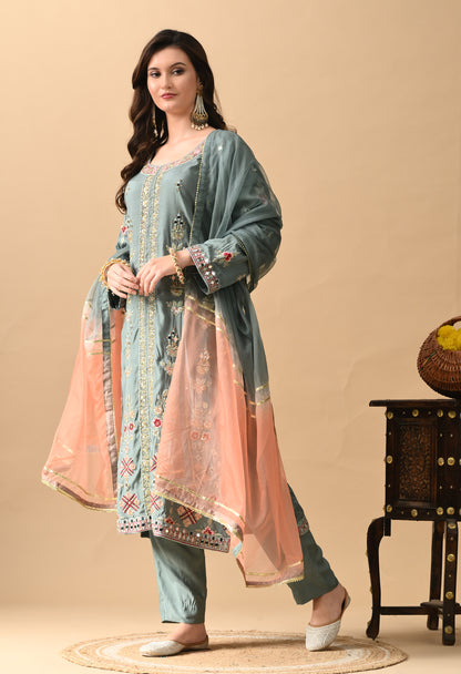 Grey Threadwork Kurta Set with Mirror and Sequins