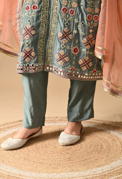 Grey Threadwork Kurta Set with Mirror and Sequins