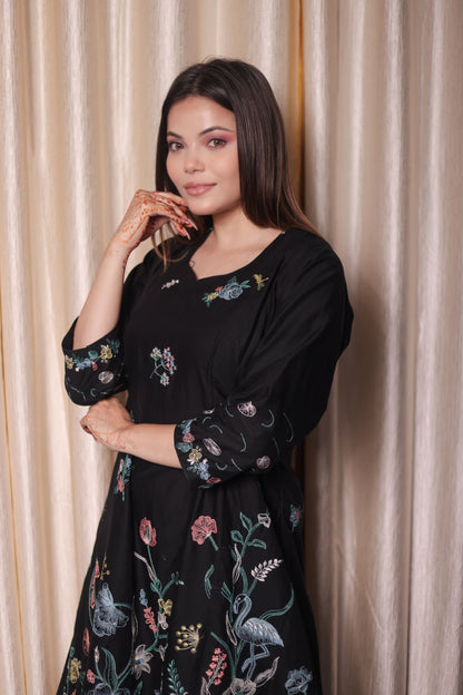 Stunning Black Kurta Set with Beautiful Thread Work