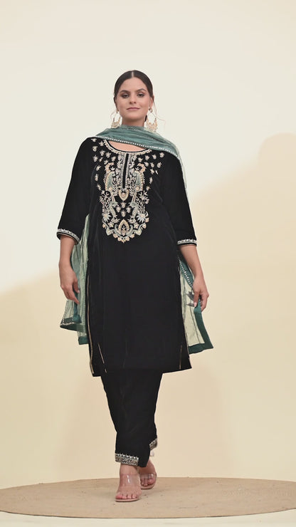 Chic Black Kurta Set with Elegant Zardozi Embroidery