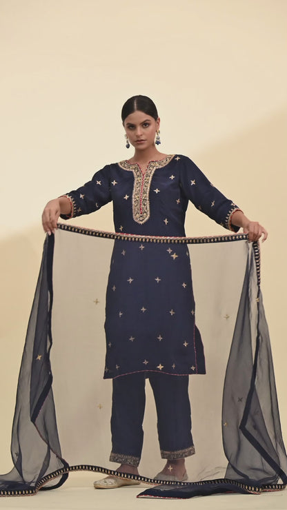 Sophisticated Navy Blue Kurta Set, Embellished with Exquisite Zardozi Embroidery and Crystal Accents