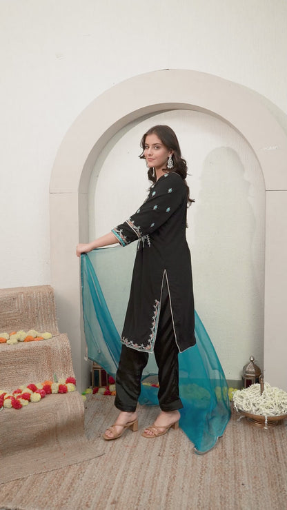 Black Kurta Set with Mesmerising Thread, and Zardozi Work