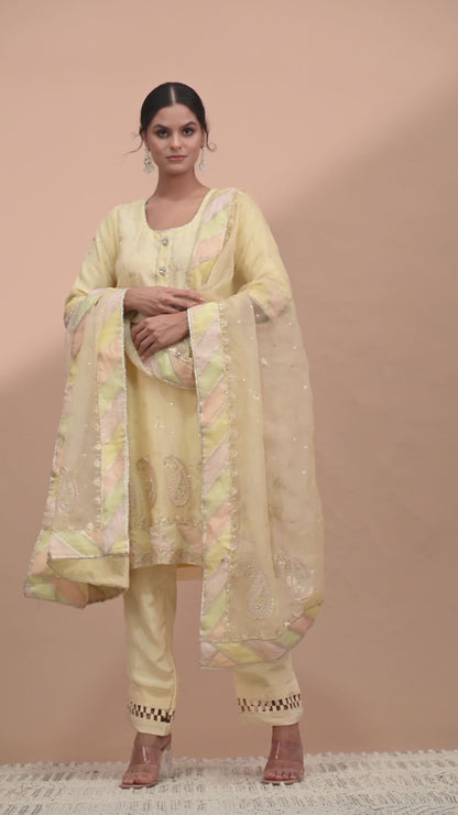 Elegant Light Yellow Kurta Set with Zardozi Embroidery