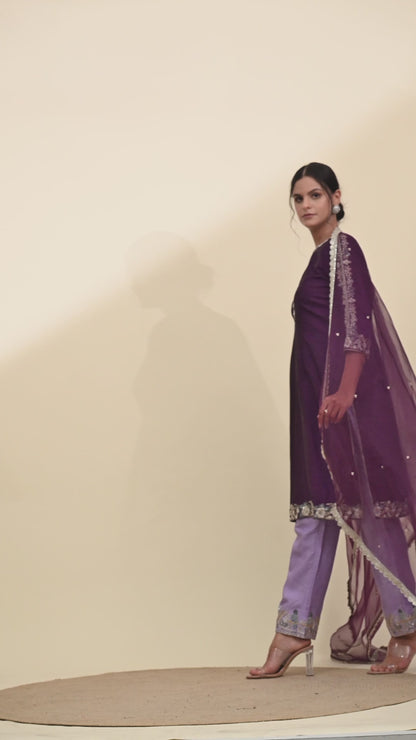 Elegant Purple Kurta Set with Intricate Zardozi Embroidery